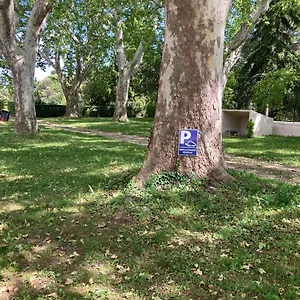 Appartement Mas Neuf De Romanin : Mas Provençal Familial, Saint-Rémy-de-Provence