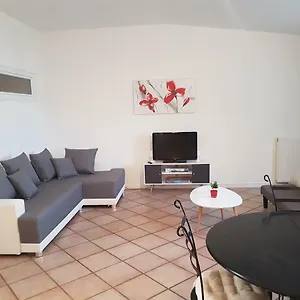 lamaisonxv.hotels-rhonealpes.com/